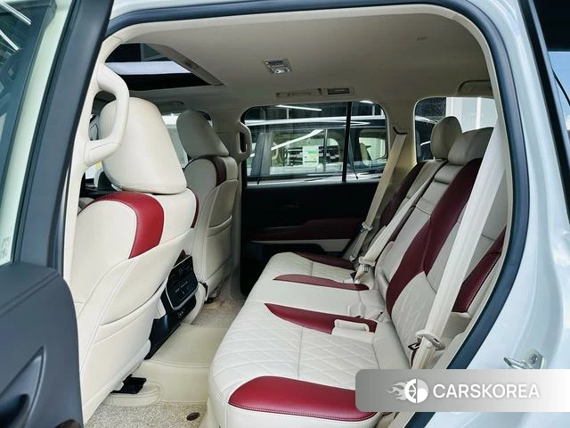 Toyota Land Cruiser (imported) 2024 Белый из Китая, фото 5