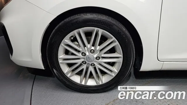 Kia The New Carens id 2897300 из Кореи 15