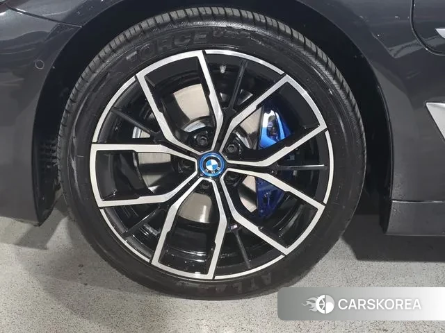 BMW 5 Series (G30) id 3457839 из Кореи 15