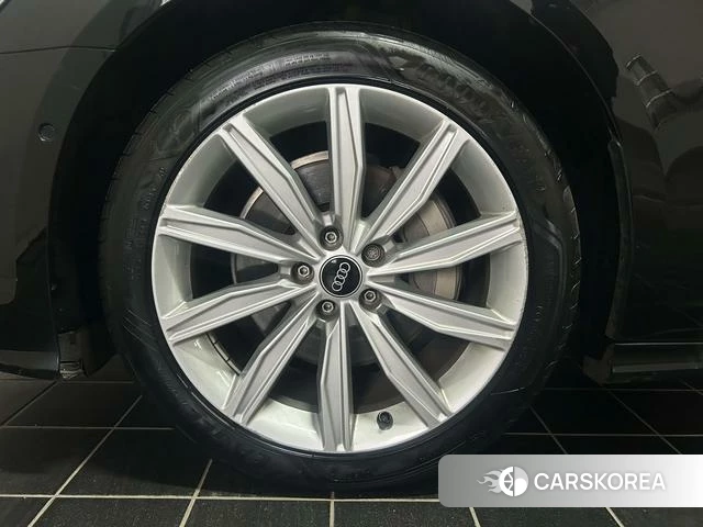 Audi A6L id 4236159 из Китая 10