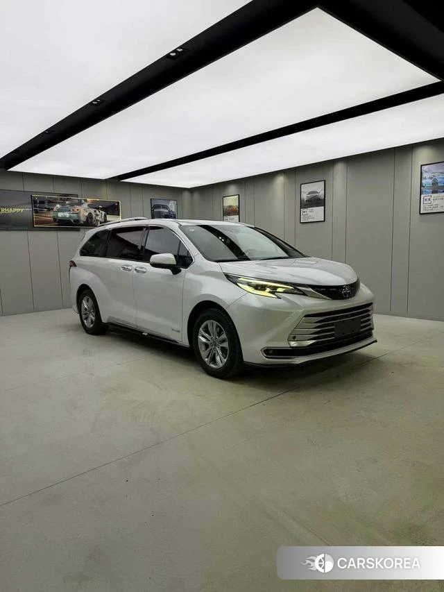 Toyota Saina 2022 Белый из Китая, фото 5