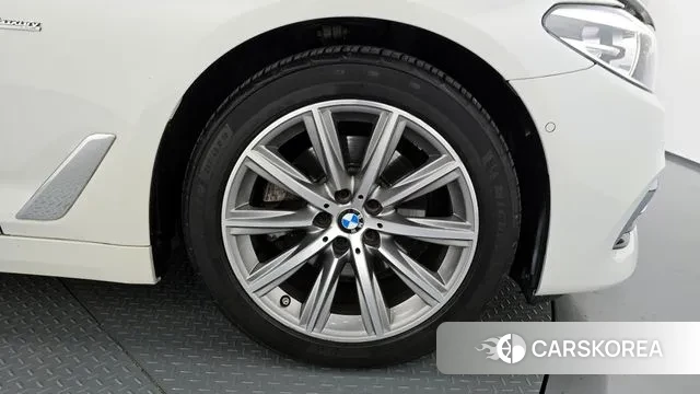 BMW 5 Series (G30) id 3375185 из Кореи 15