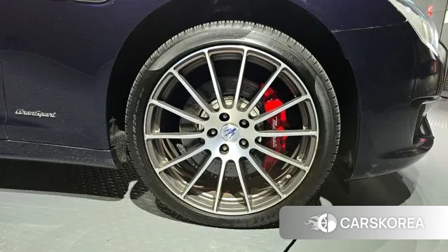 Maserati Quattroporte id 3176924 из Кореи 15