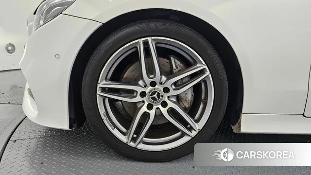 Mercedes-Benz E-Class W213 id 4390404 из Кореи 27
