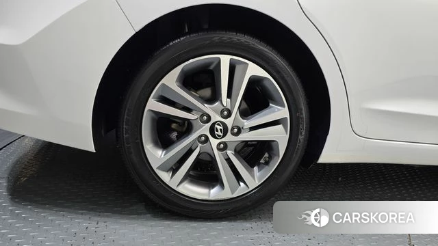 Hyundai Avante AD id 4531075 из Кореи 25