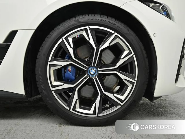BMW i4 id 4612553 из Кореи 15