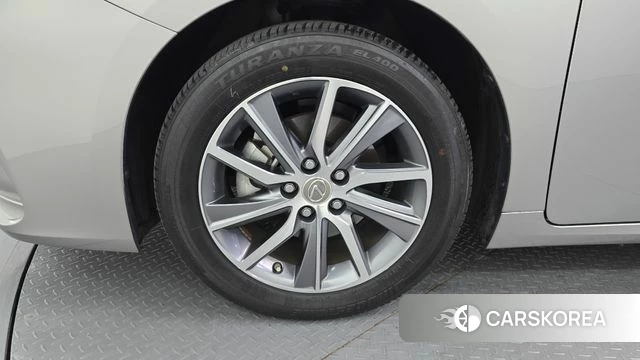 Lexus New ES300h id 4496974 из Кореи 15