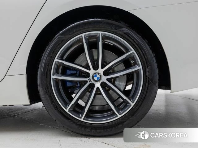 BMW 5 Series (G30) id 3852557 из Кореи 15