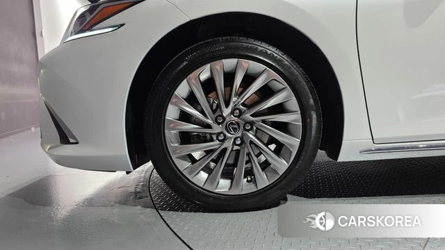Lexus ES300h 7th generation id 4834055 из Кореи 15