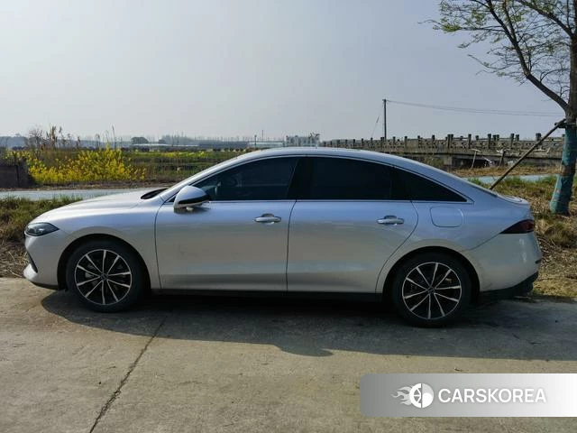Roewe D7 DMH 2024 -- из Китая, фото 5