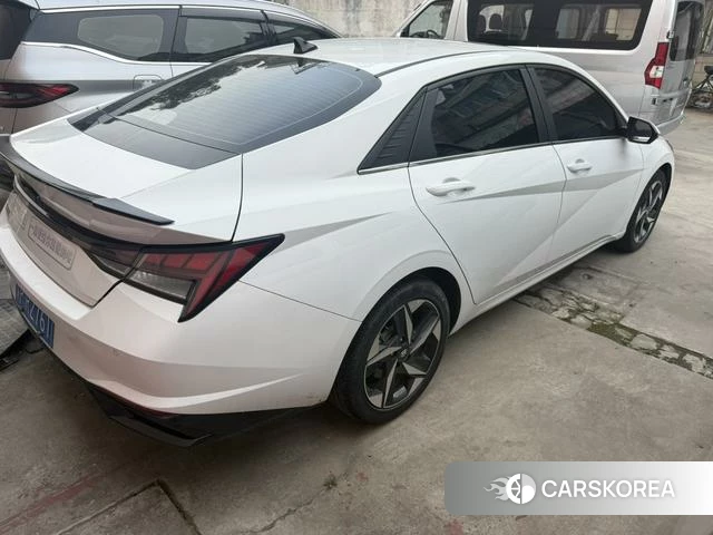 Hyundai Elantra 2022 Белый из Китая, фото 5