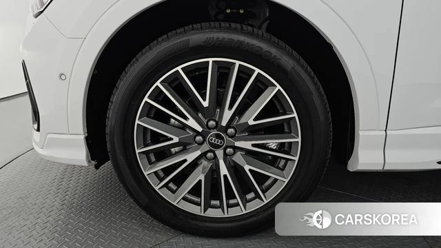 Audi Q3 (F3) id 4479967 из Кореи 27