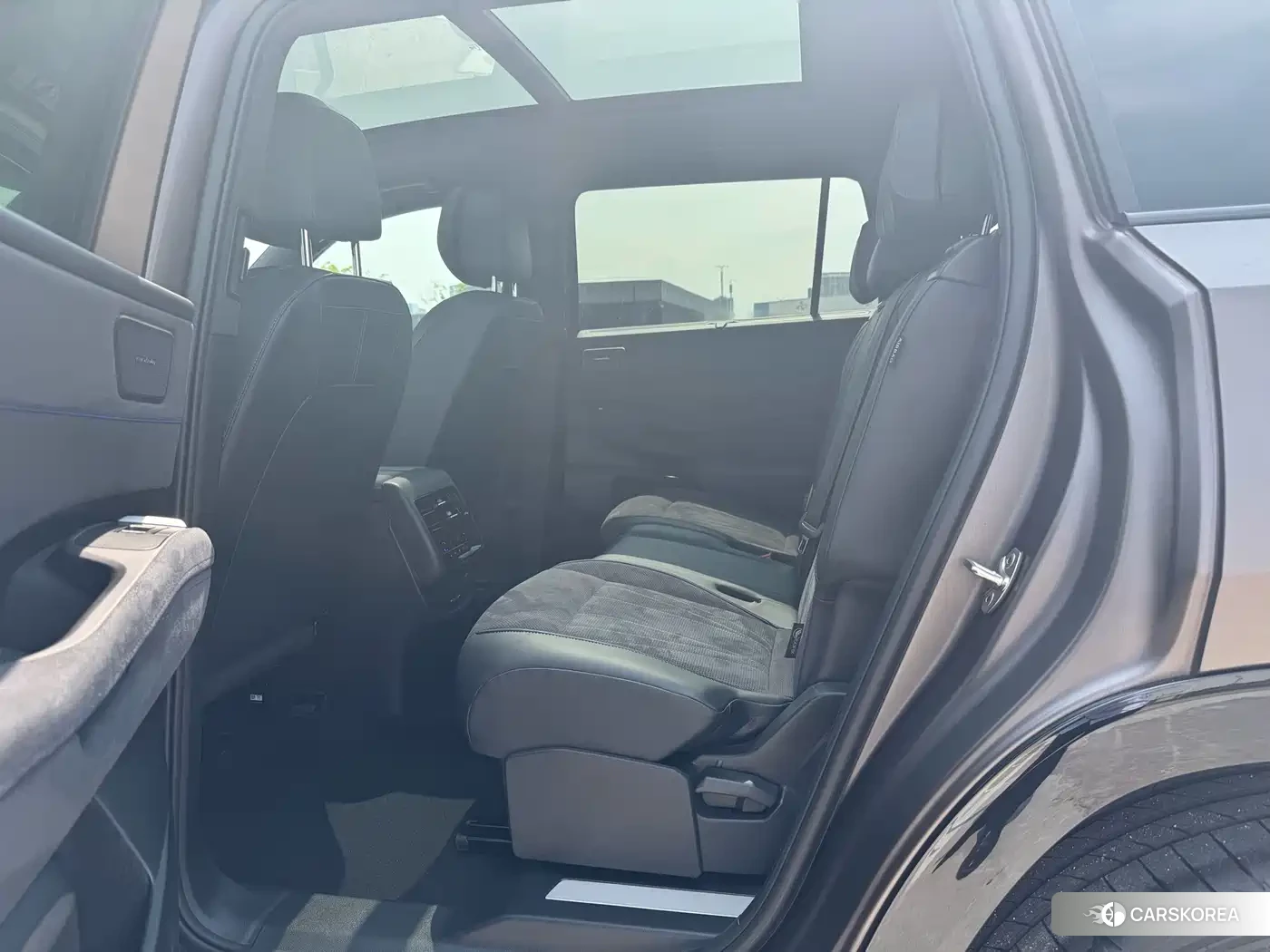 Volkswagen Touareg 2025 Champagne/brown из Китая, фото 5