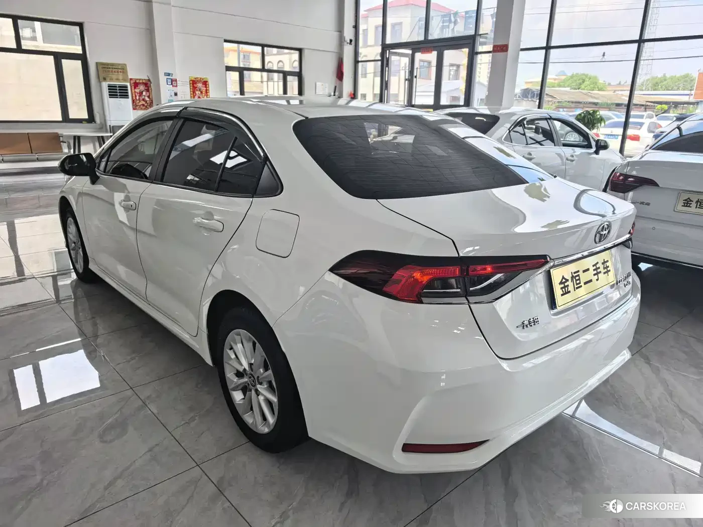 Toyota Corolla 2023 Белый из Китая, фото 5