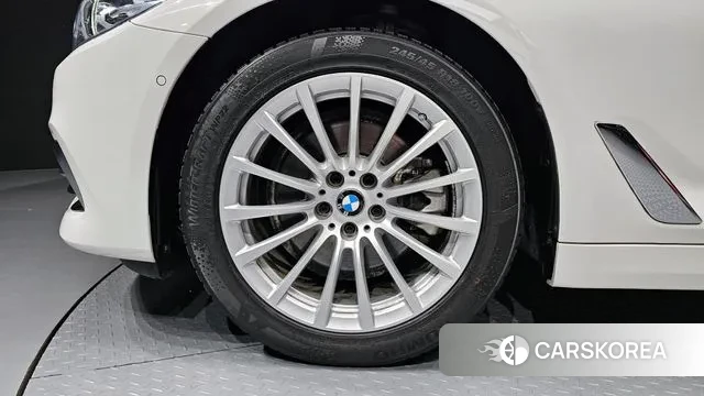 BMW 5 Series (G30) id 3489353 из Кореи 15