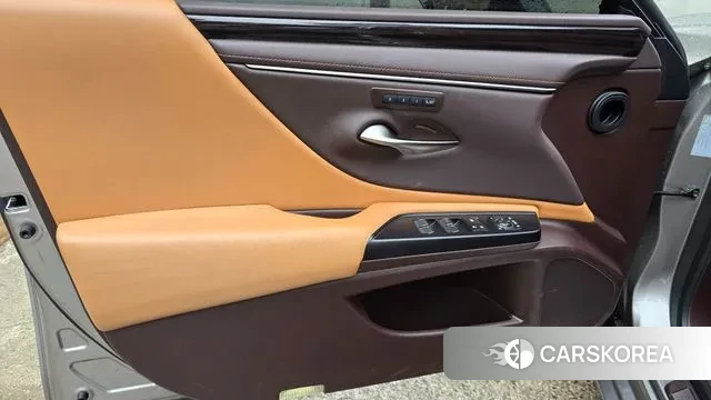 Lexus ES300h 7th generation id 3747625 из Кореи 9