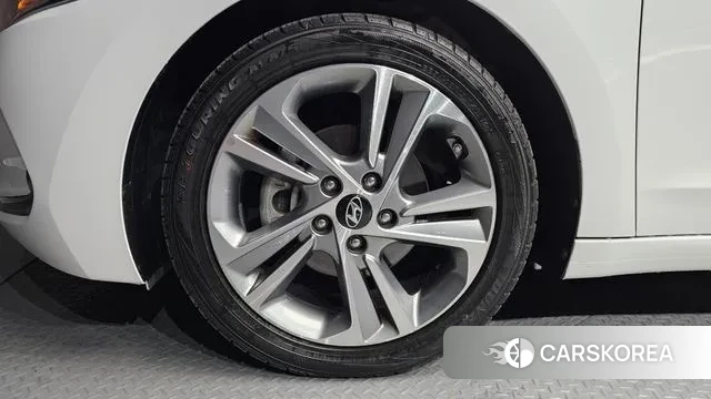 Hyundai Avante AD id 3773323 из Кореи 15