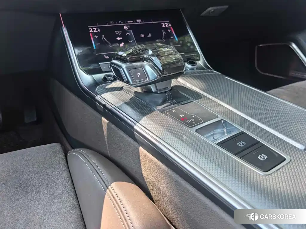 Audi A7L id 4570354 из Китая 19