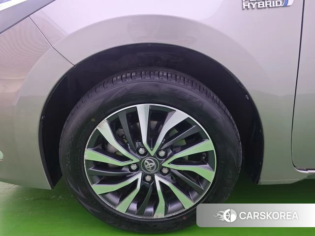 Toyota Corolla dual engine E+ id 4211102 из Китая 11