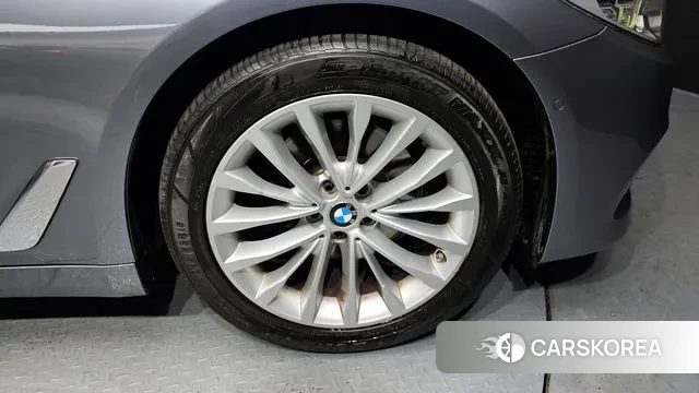 BMW 5 Series (G30) id 3557865 из Кореи 15