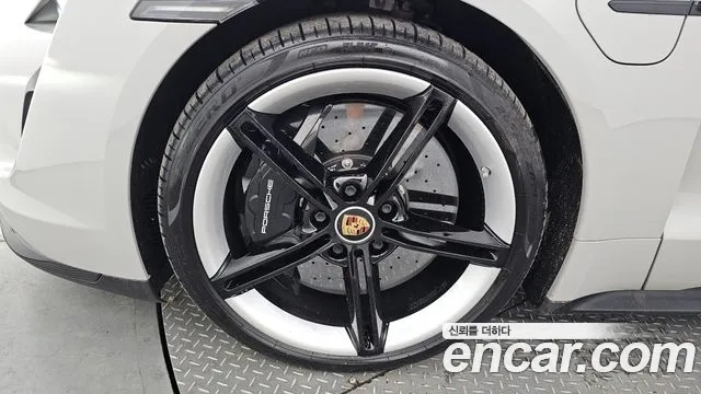 Porsche Taycan id 2954992 из Кореи 15