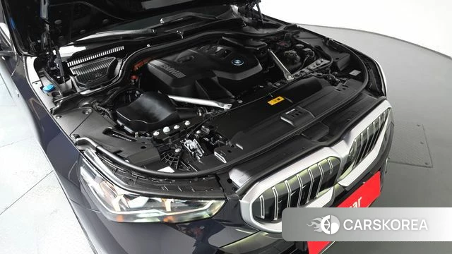 BMW 5 Series (G60) id 4870882 из Кореи 31