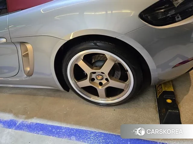 Porsche 718 Boxster 2022 Серебряный из Кореи, фото 6