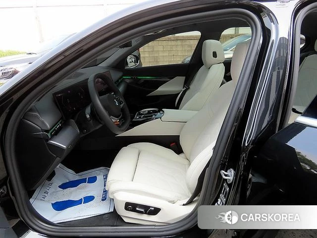 BMW 5 Series (G60) id 3863881 из Кореи 15