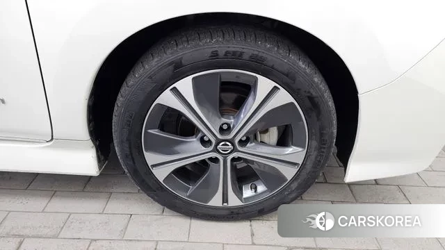 Nissan Leaf (ZE1) id 3651540 из Кореи 15