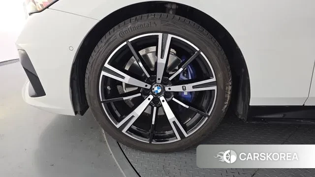 BMW 5 Series (G60) id 3486854 из Кореи 15