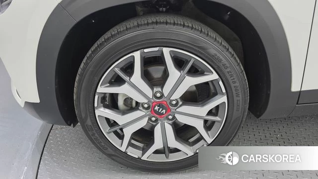 Kia Seltos id 4338674 из Кореи 29