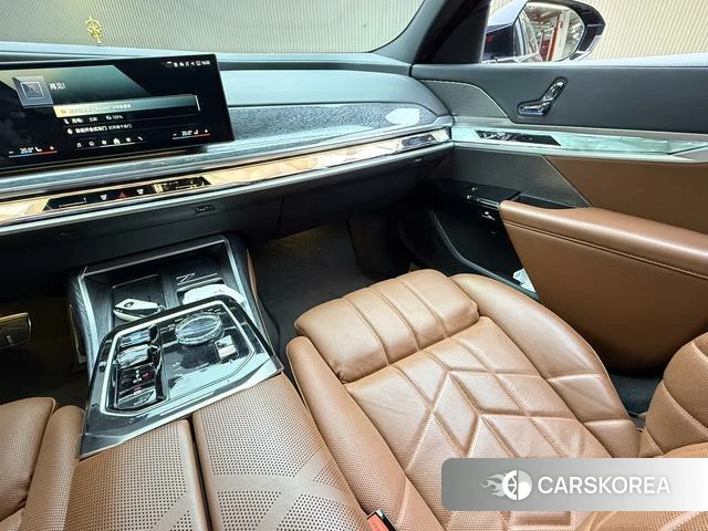 BMW i7 id 4240384 из Китая 12