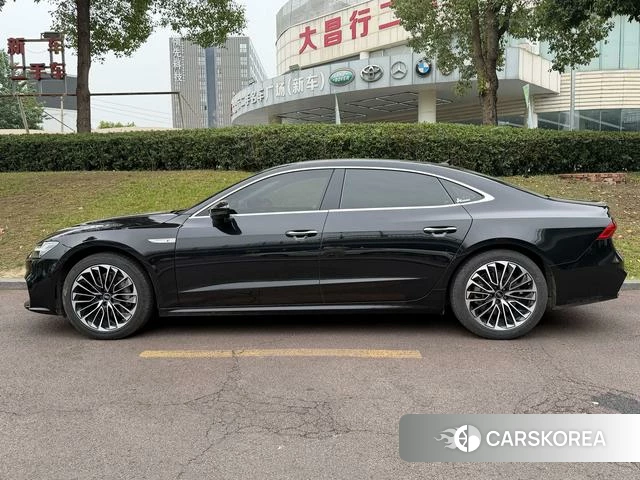 Audi A7L id 4333663 из Китая 9