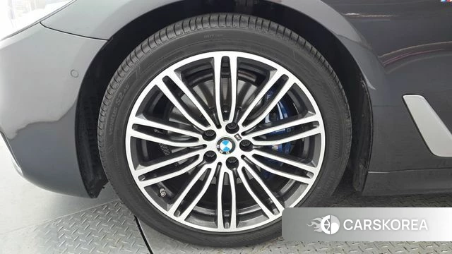BMW 5 Series (G30) id 4477171 из Кореи 28