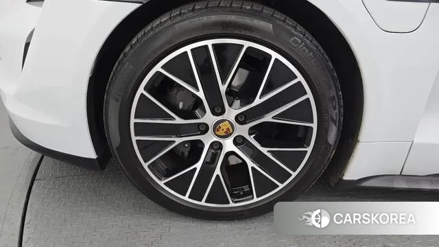 Porsche Taycan id 3560820 из Кореи 15