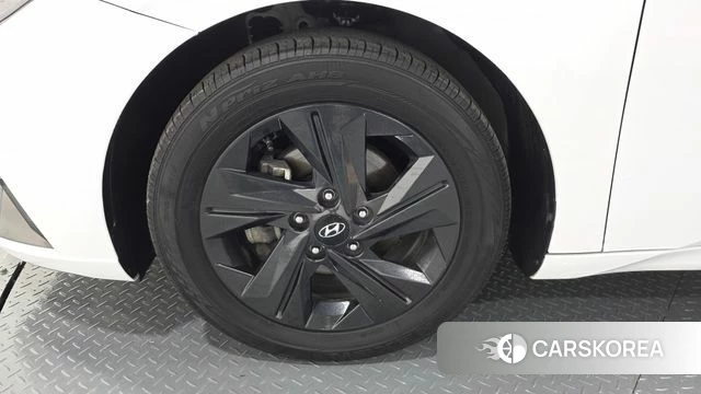 Hyundai Avante Hybrid (CN7) id 3865713 из Кореи 15