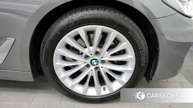 BMW 5 Series (G30) id 3727457 из Кореи 15