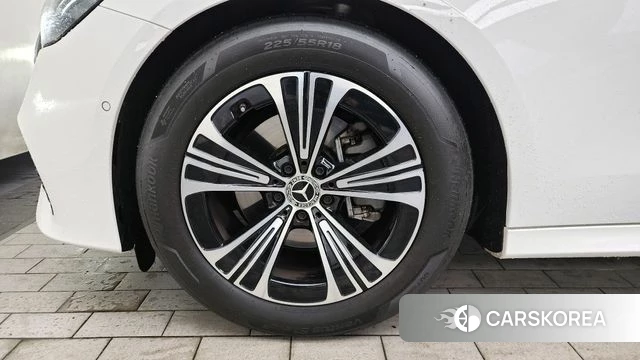 Mercedes-Benz E-Class W214 id 3909370 из Кореи 15