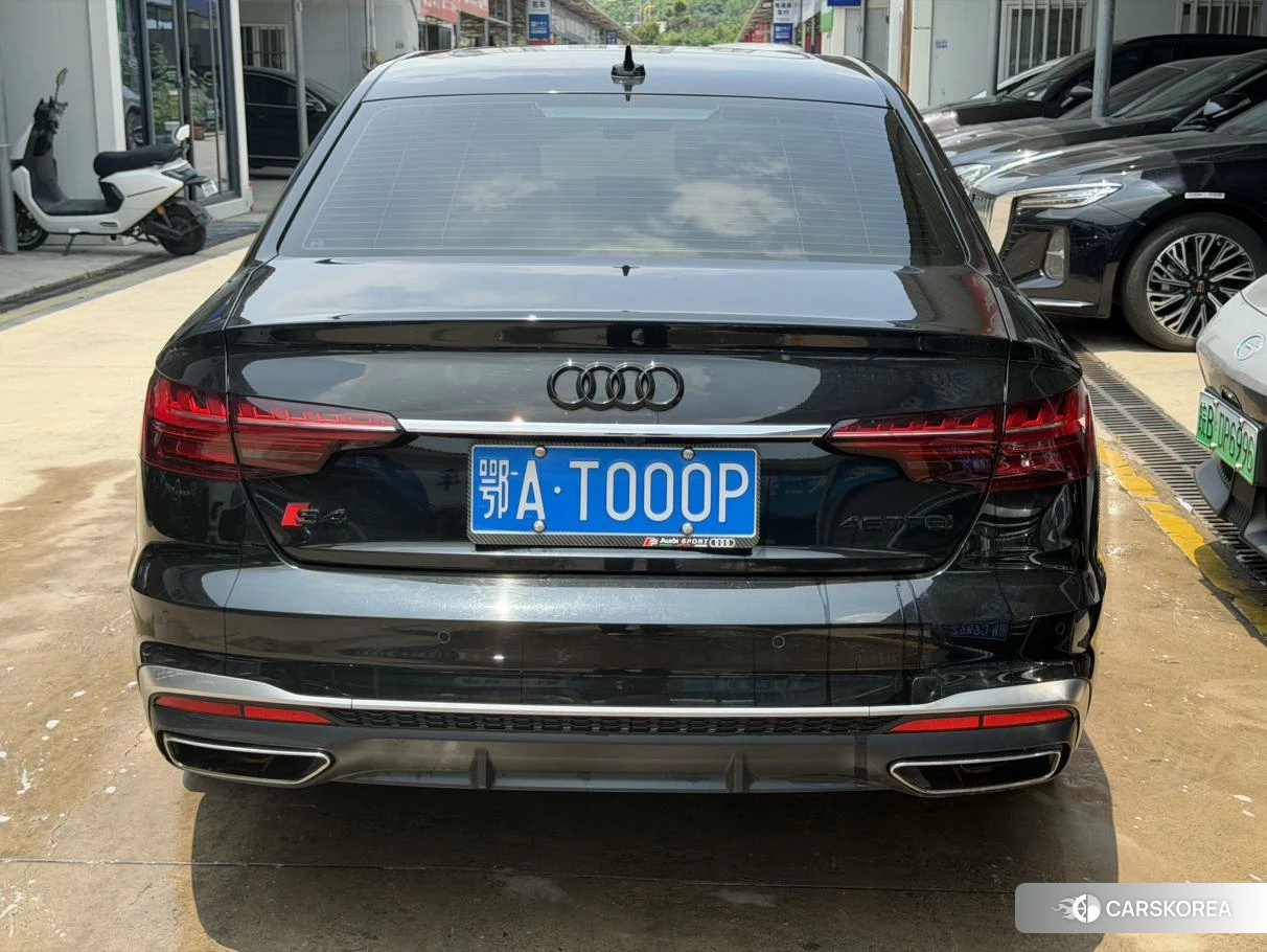 Audi A4L id 4455706 из Китая 10