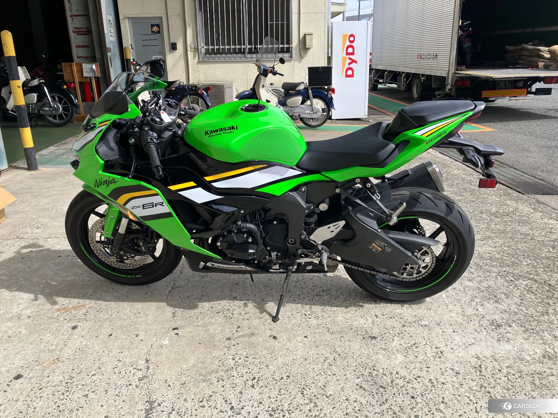 Проданный Kawasaki NINJA ZX-6R KRT 2024 из Японии, фото 2