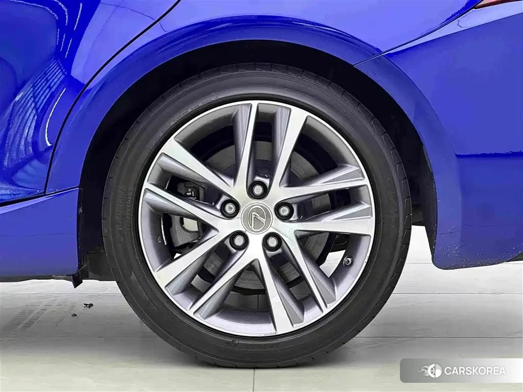 Lexus IS id 4654602 из Китая 12