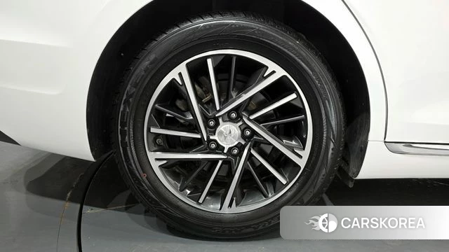Hyundai The New Grandeur IG id 4384036 из Кореи 32