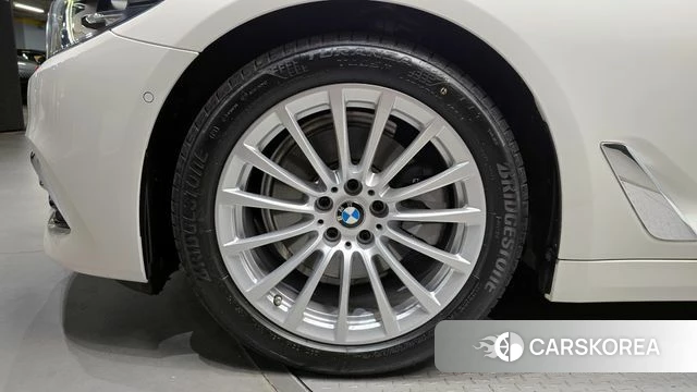BMW 5 Series (G30) id 4410857 из Кореи 25