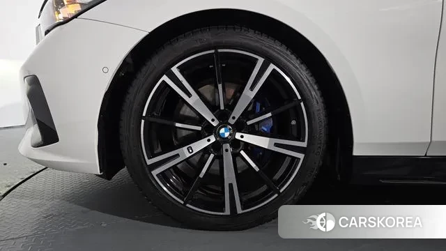 BMW 5 Series (G60) id 2914987 из Кореи 15