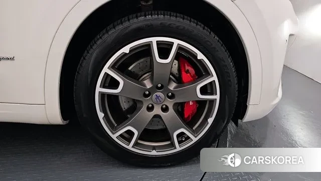 Maserati Levante id 3308020 из Кореи 15