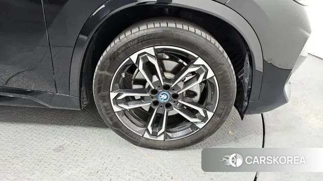 BMW iX1 (U11) id 3426309 из Кореи 15