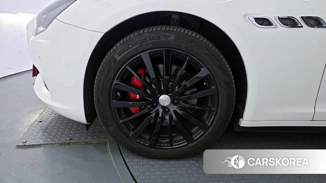 Maserati Quattroporte id 4331664 из Кореи 15