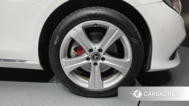 Mercedes-Benz E-Class W213 id 3880159 из Кореи 15