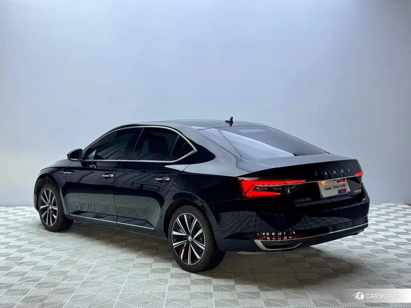 Skoda Superb id 4601776 из Китая 7