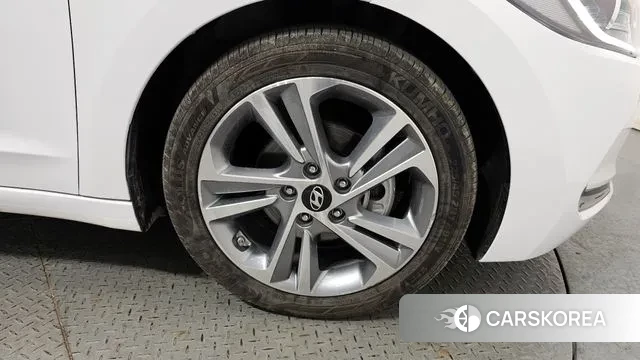 Hyundai Avante AD id 3742950 из Кореи 15